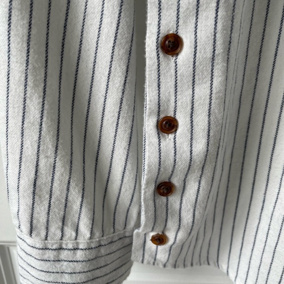 Marine Layer Organic Cotton White stripe pull over size medium - Picture 4 of 7